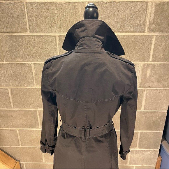 Burberry Irene trench coat. - Picture 7 of 15